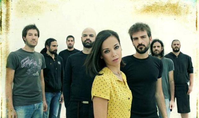 Ένας χρόνος newsbomb: Ευχές από την Κ. Τσάβαλου και τους KollektivA