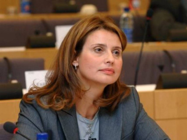 Ένας χρόνος newsbomb: Ευχές από την Κατερίνα Μπατζελή