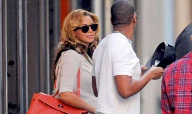 H Beyonce ετοιμάζει κολεξιόν για εγκύους