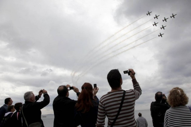 Πολύχρωμο «σμήνος» στον Φλοίσβο