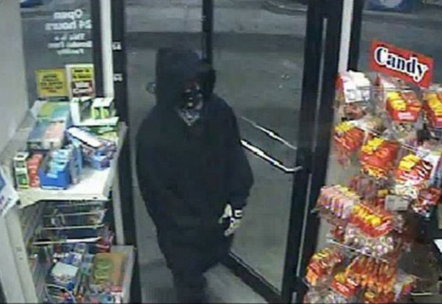 Εισβολή σε σούπερ μάρκετ στο Φάληρο