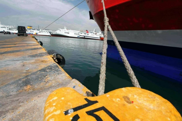 «Δένουν» τα πλοία από τη Δευτέρα