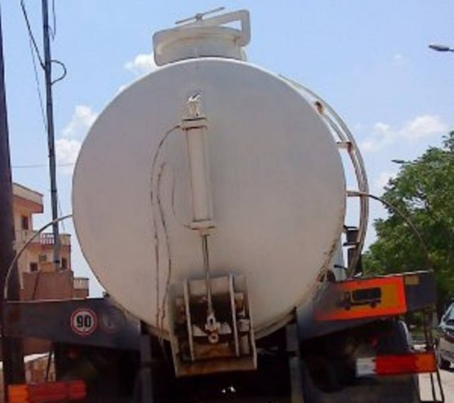 Άδειαζε στο χωράφι του …βοθρολύματα!