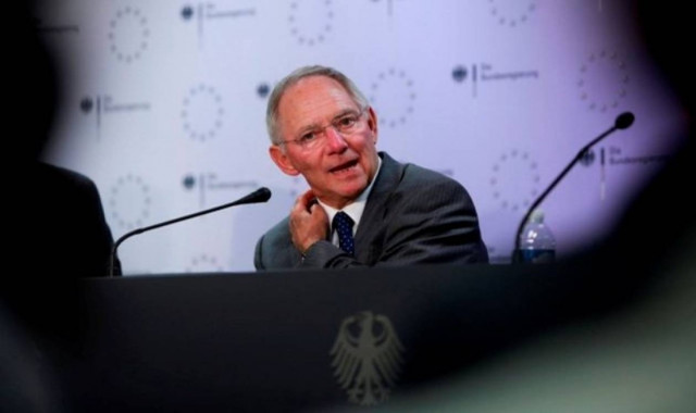 Σόιμπλε: Δεν είναι πανάκεια το «κούρεμα» του ελληνικού χρέους