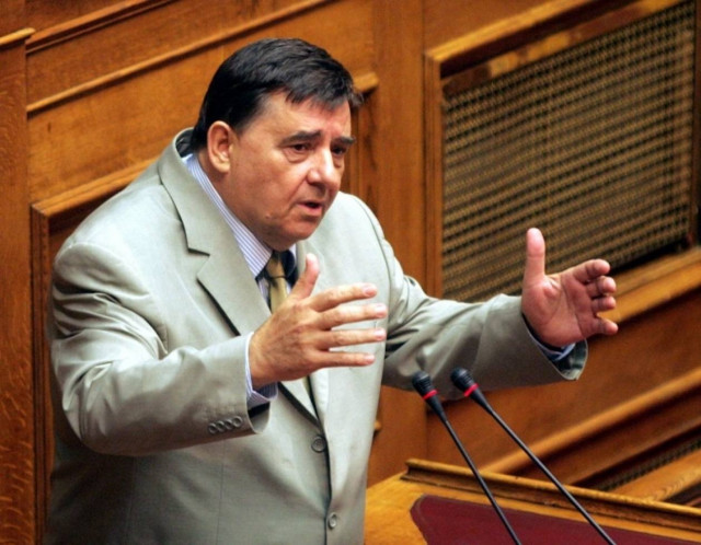 Καρατζαφέρης: Καλύτερα κυβέρνηση σκουπιδιών, παρά κυβέρνηση τούβλων