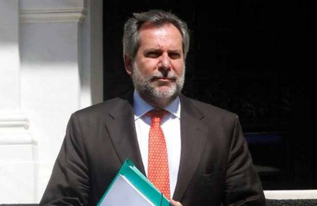 Δόθηκε λύση από τον Παπουτσή για τους υπερχρεωμένους ενστόλους