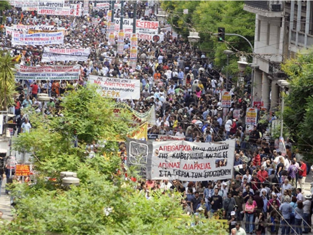Παραλύει η χώρα από τις απεργίες