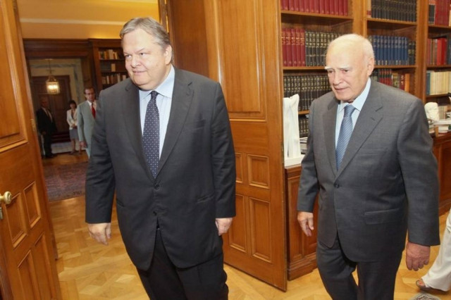 Συνάντηση Παπούλια - Βενιζέλου την Τρίτη