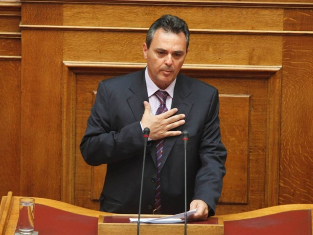 Τα «μασάει» ο Ρομπόπουλος