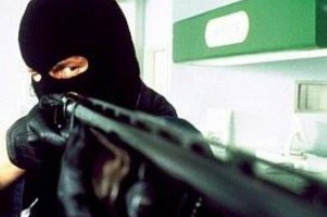 Εισβολή τεσσάρων σε σούπερ μάρκετ…