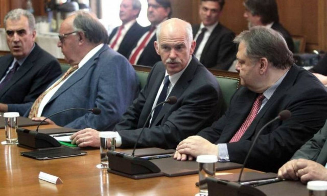 Συνεδριάζει το υπουργικό, πριν τη... «μητέρα των μαχών»