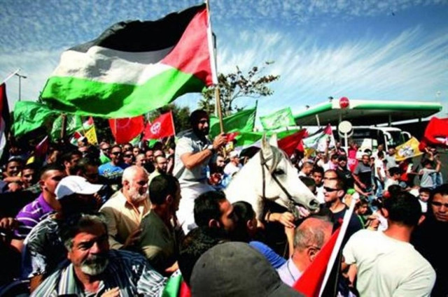 Πανηγυρίζουν σε Ισραήλ και Παλιστίνη