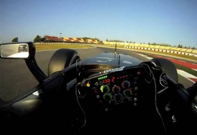 Αυτά βλέπει ένας πιλότος όταν οδηγεί