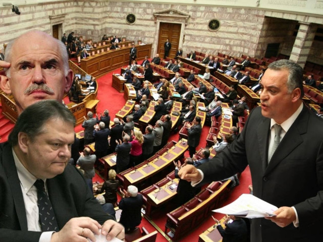 Σφυροκόπημα στην κυβέρνηση