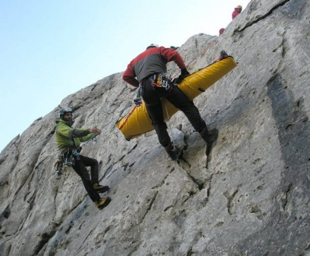 Επιχείρηση διάσωσης κοπέλας στο φαράγγι της Σαμαριάς