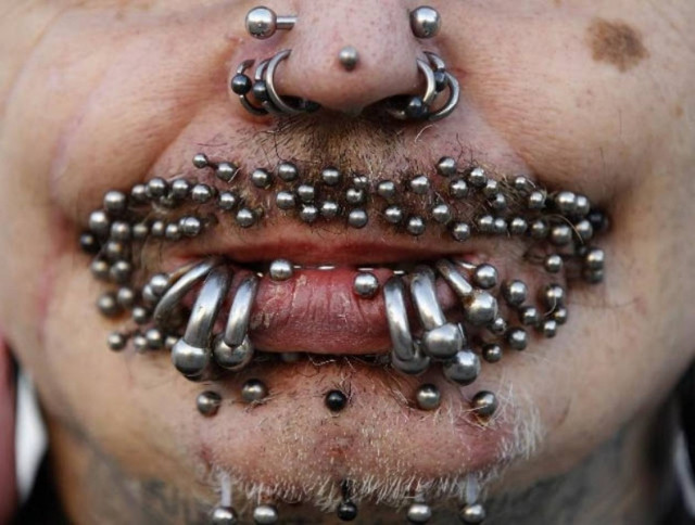 Παραλίγο 500 piercing!