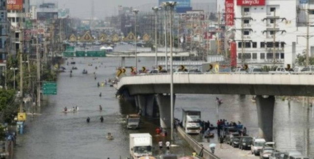 Δεν έχουν τέλος οι πλημμύρες στην Ταϋλάνδη