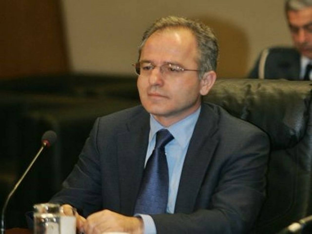 Δεν θα πάει στην παρέλαση ο Υπουργός Άμυνας