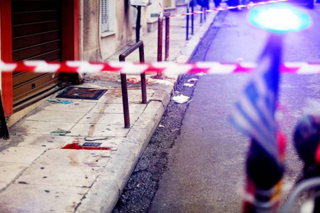 Λήστεψαν κοσμηματοπωλείο και πυροβόλησαν πεζό!