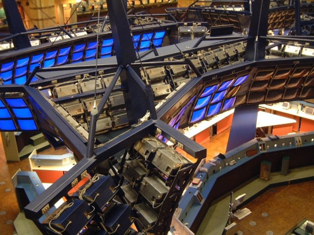 Μοιρασμένοι οι οικονομολόγοι για το «κούρεμα»