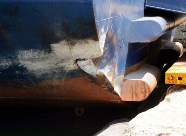 Πρόσκρουση  πλοίων στο λιμάνι της Ραφήνας