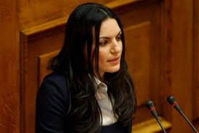 Ρέθυμνο:  Αποχώρησε η Κεφαλογιάννη εν μέσω αποδοκιμασιών