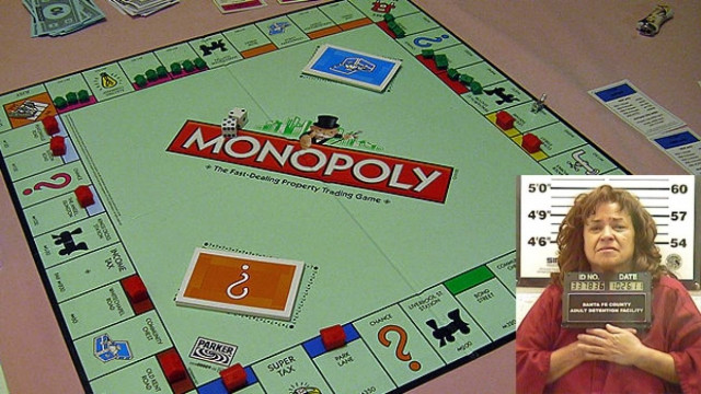 Τον μαχαίρωσε γιατί έκλεβε... στη Μονόπολη!