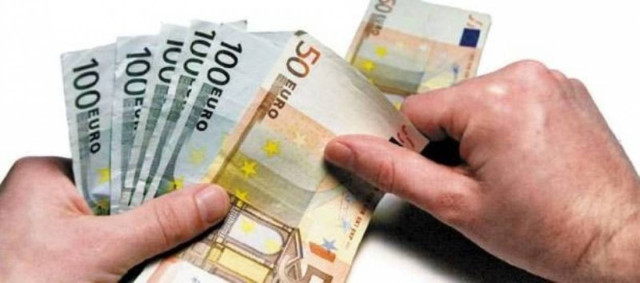 Την φτώχεια των Ελλήνων δείχνει η συρρίκνωση των καταθέσεων