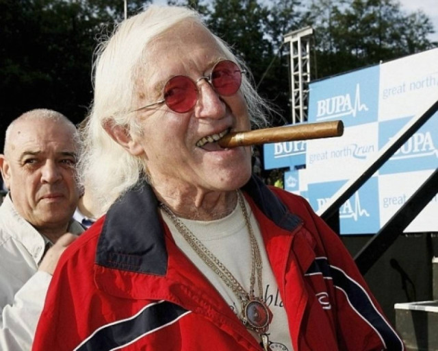 «Έφυγε» ο εκκεντρικός παρουσιαστής Τζίμι Σάβιλ