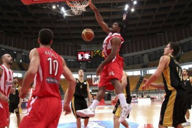 Εύκολο απόγευμα για τον Ολυμπιακό