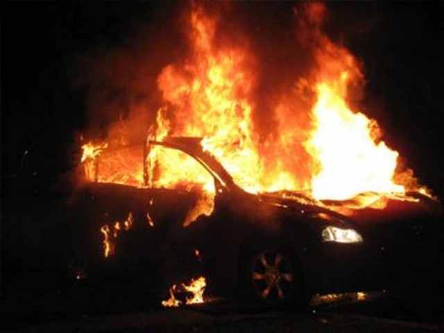 Λαμπάδιασαν δυο αυτοκίνητα στο Παλ. Ψυχικό