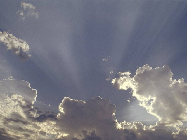 Μικρή άνοδος της θερμοκρασίας με νεφώσεις