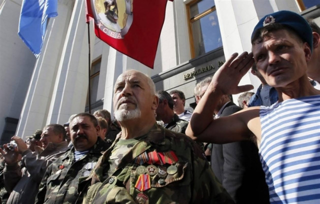 Ουκρανία: Εισβολή διαδηλωτών στο Κοινοβούλιο