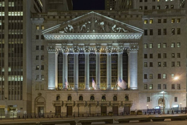 Ξεπέρασε το φράγμα των 12.000 μονάδων η Wall Street