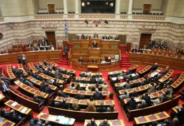 Έντονο παρασκήνιο για μεταβατική κυβέρνηση