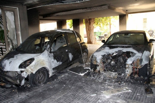 Πυρκαγιά σε τέσσερα Ι.Χ. στο Παλαιό Ψυχικό