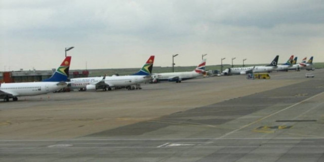 Απίστευτο: Λεωφορείο συγκρούστηκε με... αεροπλάνο!