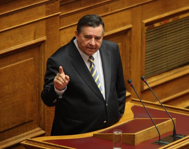 Καρατζαφέρης: «Κινείστε στον αστερισμό της παράνοιας»