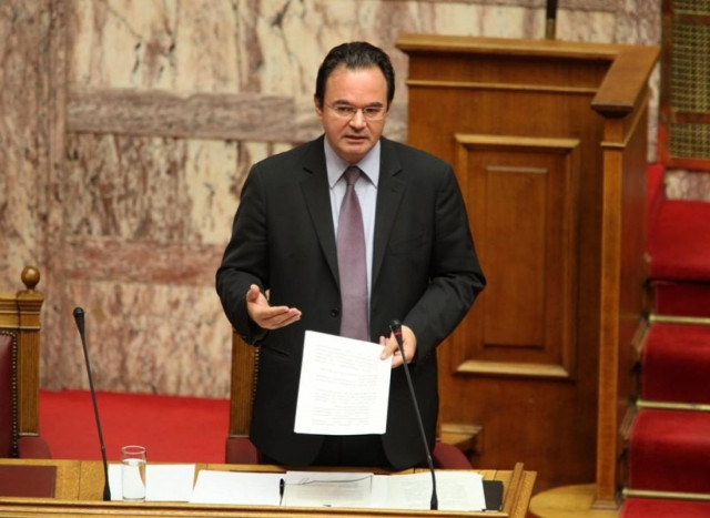 Παπακωνσταντίνου: Προσπάθεια κατεδάφισης της συμφωνίας της Συνόδου