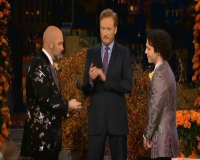 Χαμός στο Youtube με γάμο ομοφυλόφιλων σε εκπομπή