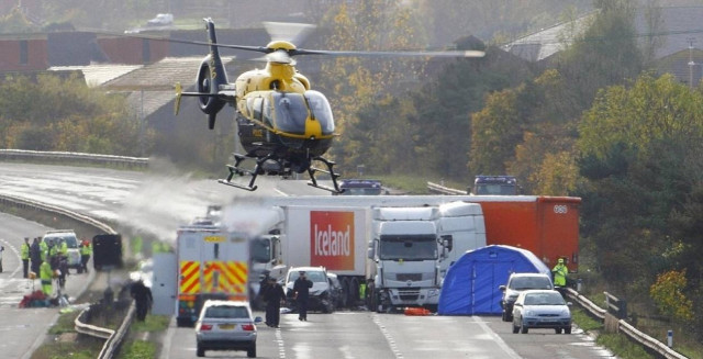 Βρετανία: Υπάρχουν ακόμη εγκλωβισμένοι στα αυτοκίνητα