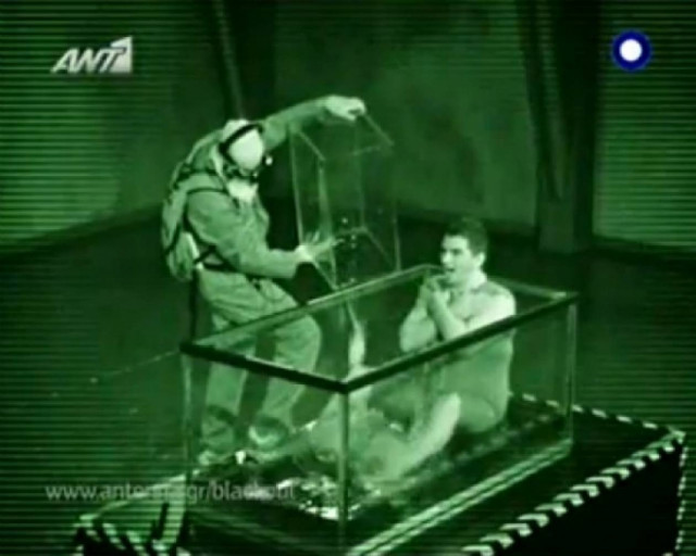 Δοκιμασίες με νερά απόψε στο Total Black Out