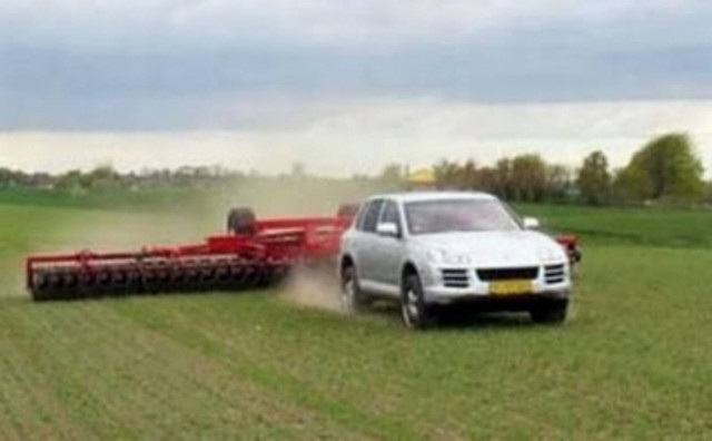 Η Telegraph και οι Καγιέν της Λάρισας