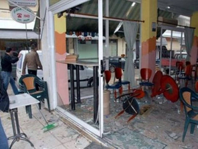 Λήστεψαν καφενείο και θαμώνες!