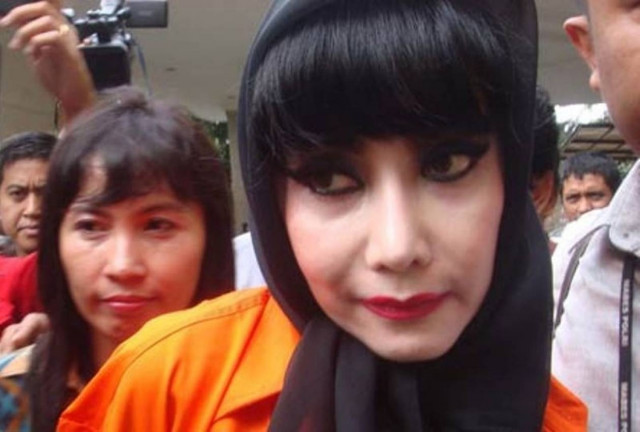 Πρώην διευθύντρια τράπεζας κατηγορείται για απάτη