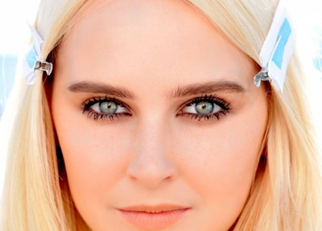 Κάν’το μόνη σου: 60s βλεφαρίδες