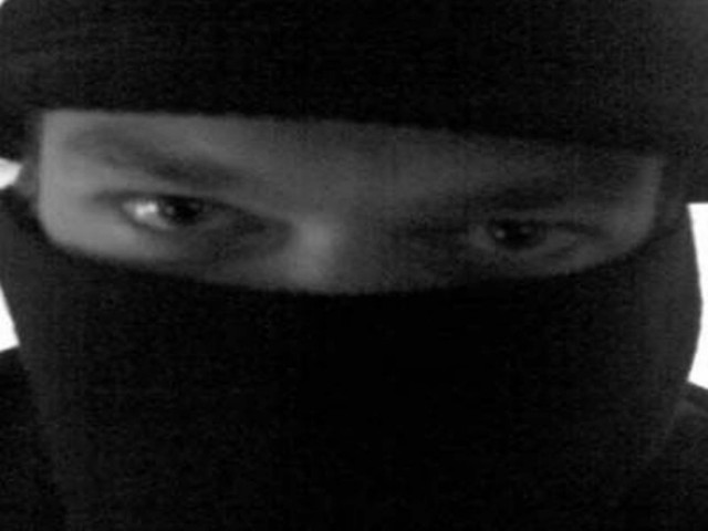 Κουκουλοφόροι λήστεψαν οδηγό