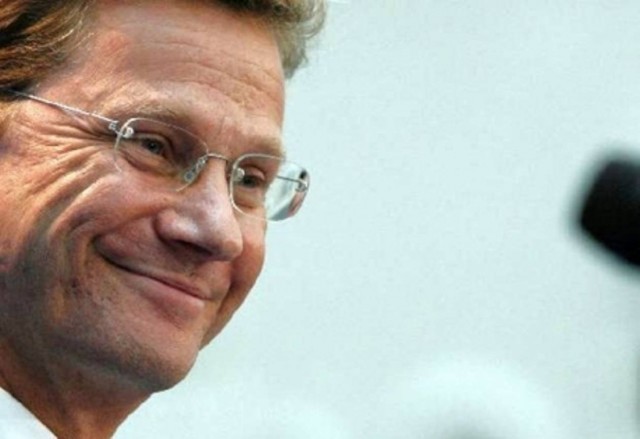 «Η Ελλάδα πρέπει να παραμείνει στην Ευρωζώνη»