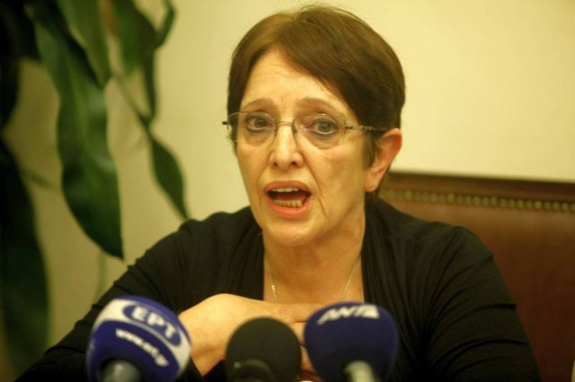 Παπαρήγα: Προ των πυλών η ανεξέλεγκτη χρεοκοπία