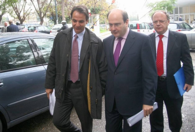 «Γαλάζια» ανταρσία για Πετσάλνικο